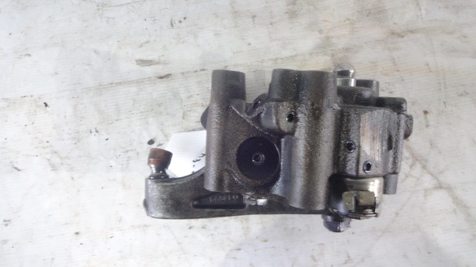 ось коромысел клапанов Paccar б/у - 2